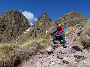 36 Salendo sul sent. 217 dal Monte Campo spettacolo dei Tre Pizzi